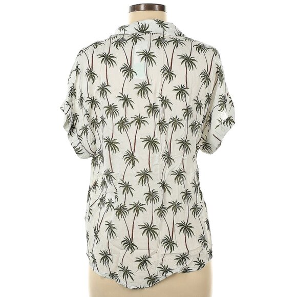 🚨 50% OFF BUNDLES! 🚨NWT Lush Short Sleeve Button Down Shirt - Picture 3 of 8